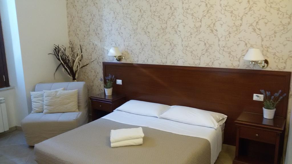 Mrs Julie Guesthouse Řím Pokoj fotografie