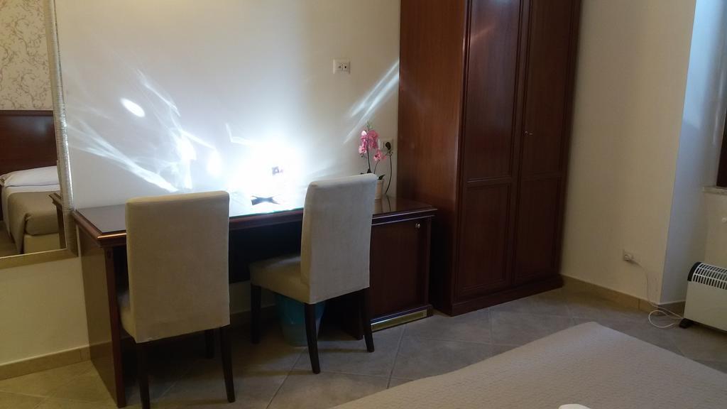 Mrs Julie Guesthouse Řím Pokoj fotografie